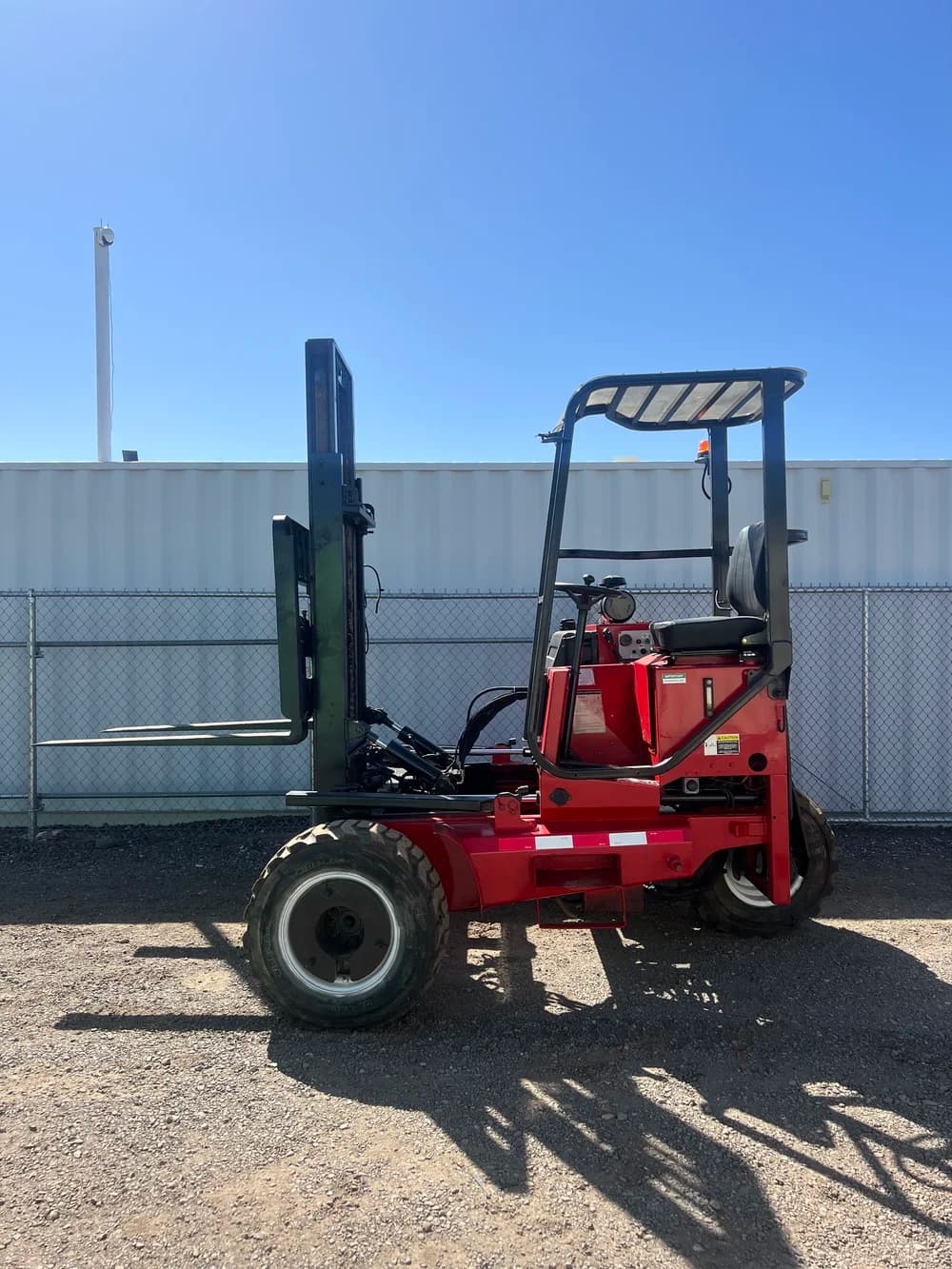 2005 Moffett M5500 4W
