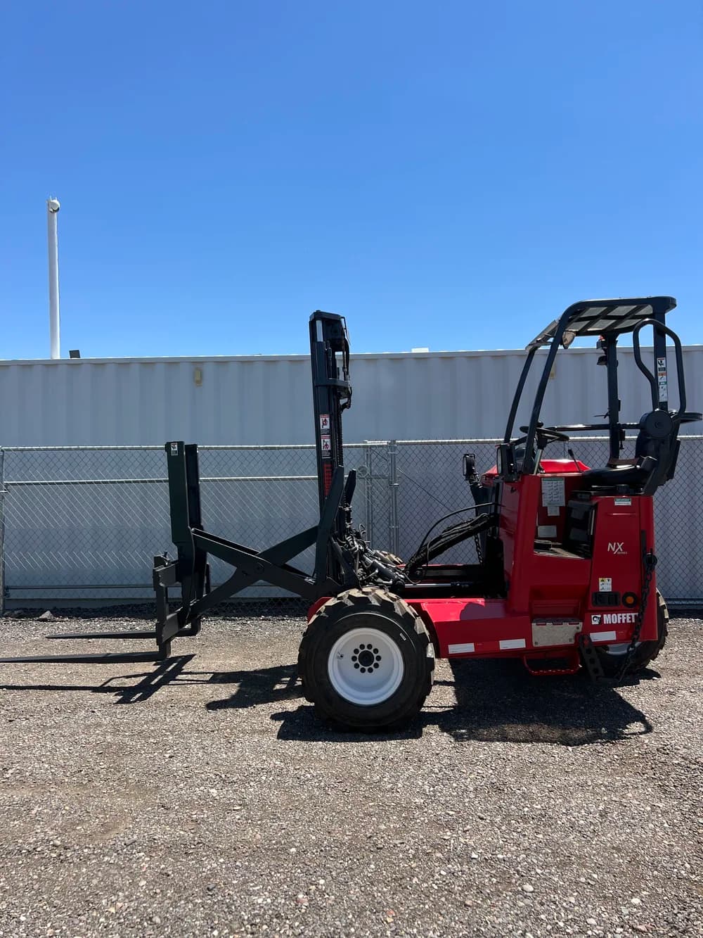2021 Moffett M5 25.3P
